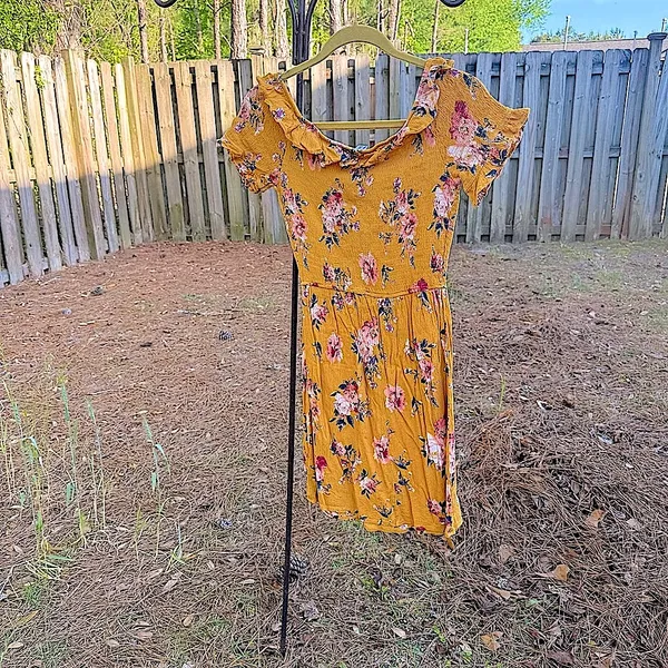 Xhilaration Small Juniors•Floral Sundress•Smocked Bodice and Sleeves•Ruffled Collar - Image 8