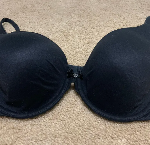 Victoria's Secret 32DD black Padded Bra - Image 3