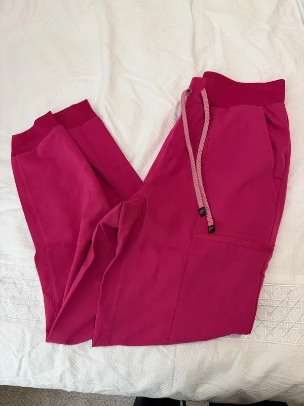 Fabletics Scrub Set - Image 3