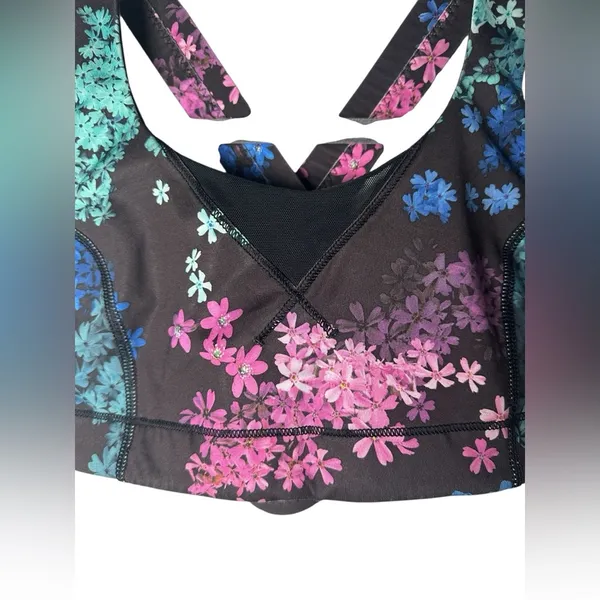 Lululemon In A Flash Bra Size 4 Petal Pop Floral Black Multi‎ - Image 5