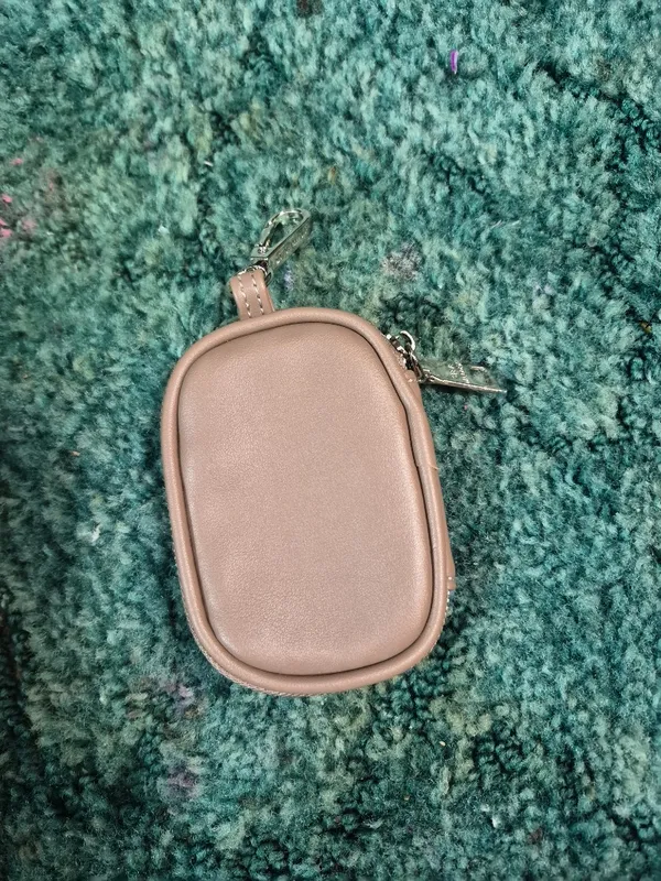 Steve Madden Earbud Case Keychain - Image 4