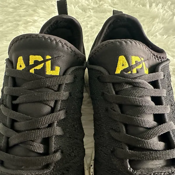 APL X Soulcycle Techloom Phantom Athletic Minimalist‎ Women's Sneakers Size 7 - Image 4