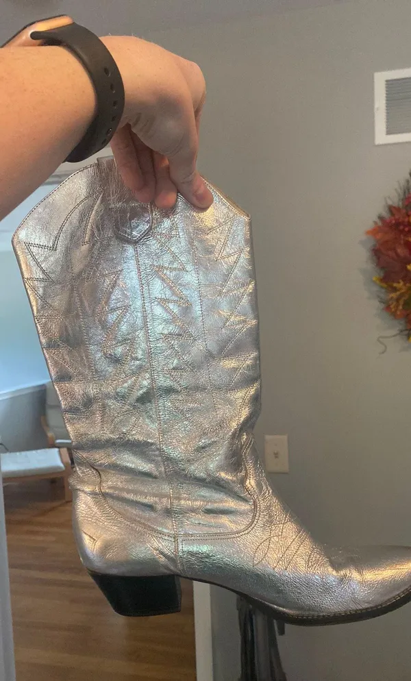 Cow Girl Boots Size 8 - Image 3