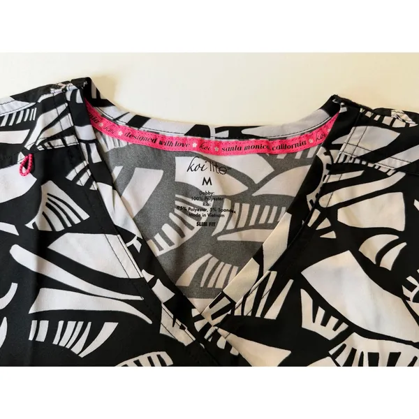 Koi Lite Scrub Top Womens M Black White Geometric V Neck Stretch 316PR - Image 5