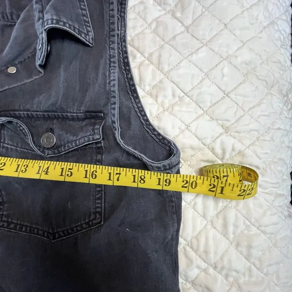 VTG Inspired Levis Denim Best Medium Black Metal Button Up 90s Y2k Light Wash - Image 4