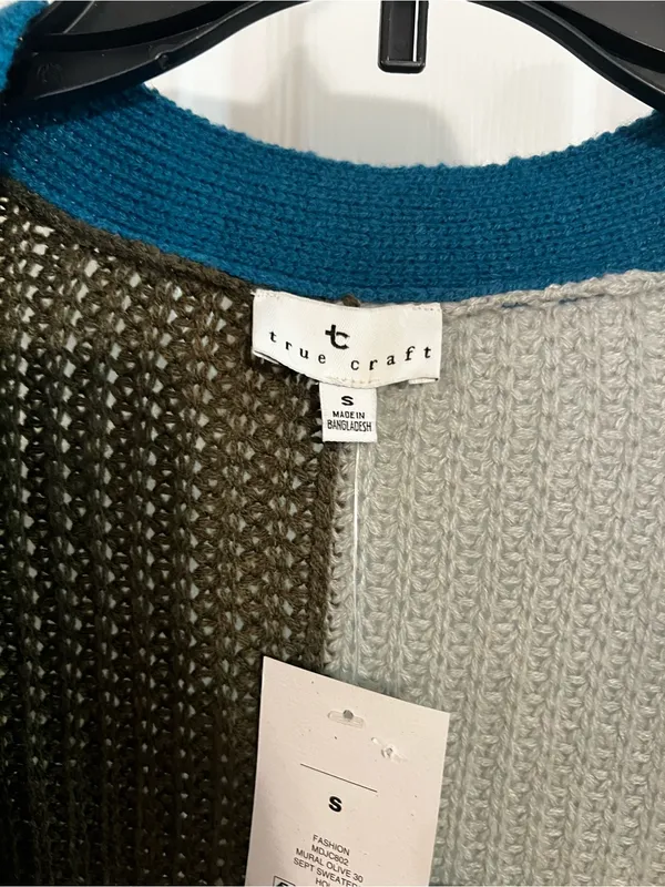 True Craft Olive and Teal Cropped Knit Cardigan - Image 3