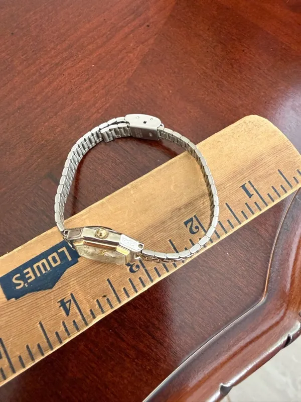 Vintage Quartz Watch - Image 3