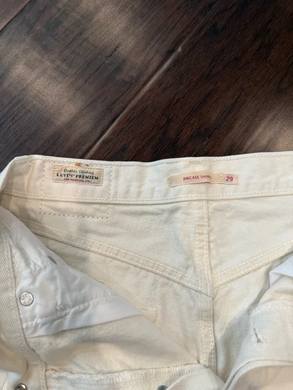 Levi’s Shorts - Image 3