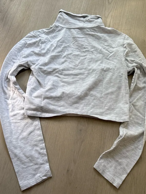 Cotton On Light Gray Long Sleeve Turtleneck Crop Top - Image 4