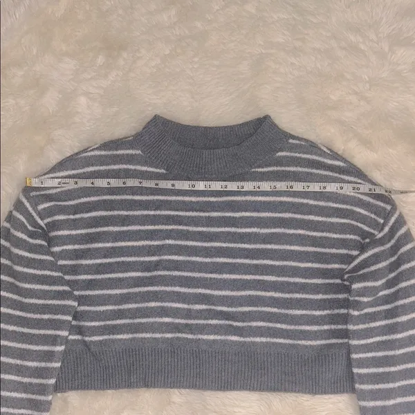 Striped Cropped Mock Neck Sweater White Size M - Image 4