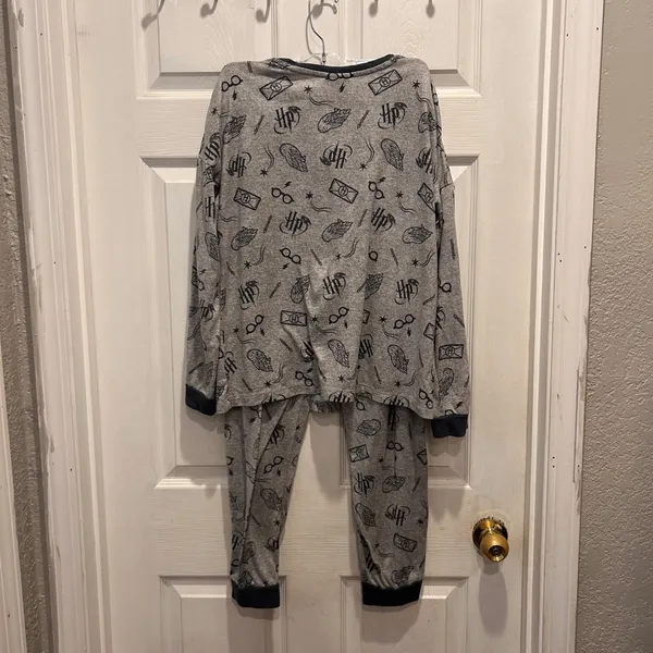 Harry Potter Pajama Set‎ Women's Gray Long Sleeve Top Pants Lounge Sleepwear M - Image 4