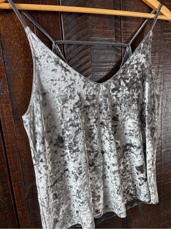 American Eagle Crushed Velvet V-Neck Tank Top Medium - Image 3