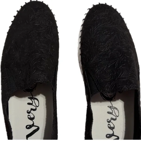 Very G Women Black Embossed Floral Slip On Platform Sneakers VGSP0271-001 Size 9 - Image 4