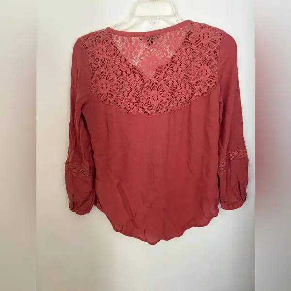 American Eagle Outfitters Lace Yoke Button Down Blouse Size XS Coral - Image 12
