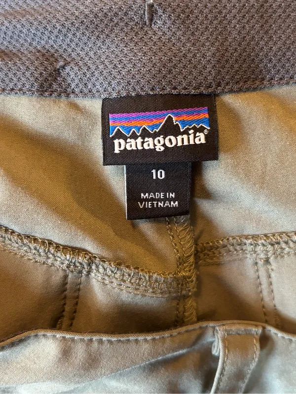 Patagonia women’s Happy Hike Shorts sz 10 - Image 3