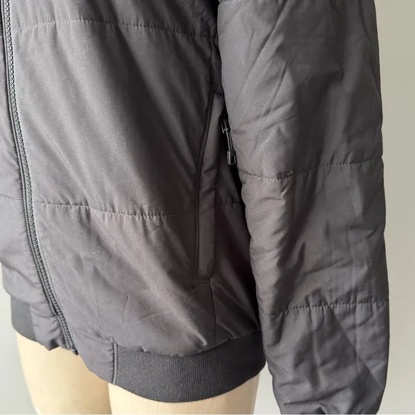 Patagonia Black Bomber Jacket Women’s XS Lightweight Full Zip - Image 3