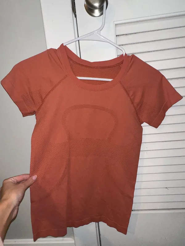 Lululemon top - Image 3