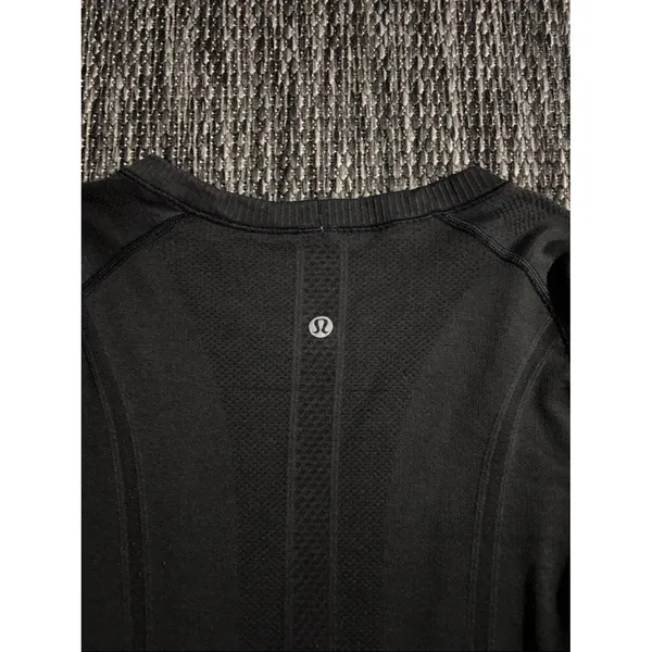 Lululemon Swiftly Tech Long Sleeve Crew Lightweight Running - Image 4