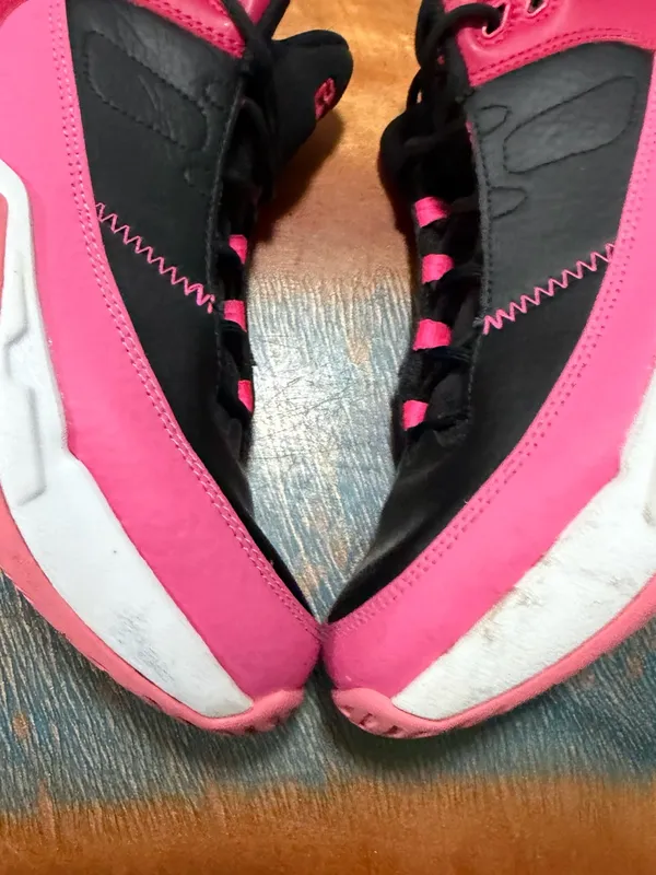 Jordan Max Aura Athletic Sneakers Black Pink 23 - Image 4