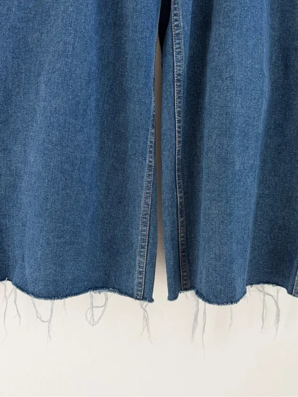 Princess Polly Wide Leg Crop Jeans Womens US 4 Blue Raw Hem - Image 5