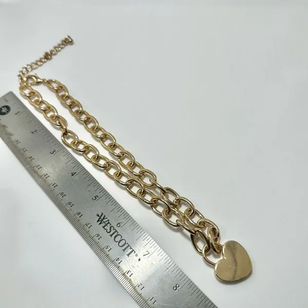 Gold tone chain heart pendant necklace - Image 4