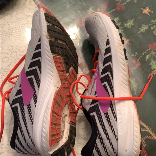 Brooks launch 6 - Image 2