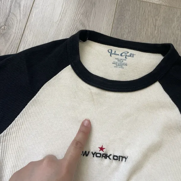 Brandy Melville Tshirt embroidered new york city crop baseball womens Black OS - Image 4