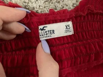 Hollister ruched red cropped tank - Image 2