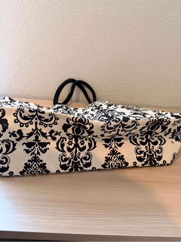 Canvas Damask Tote Bag in Black and Cream - Image 11