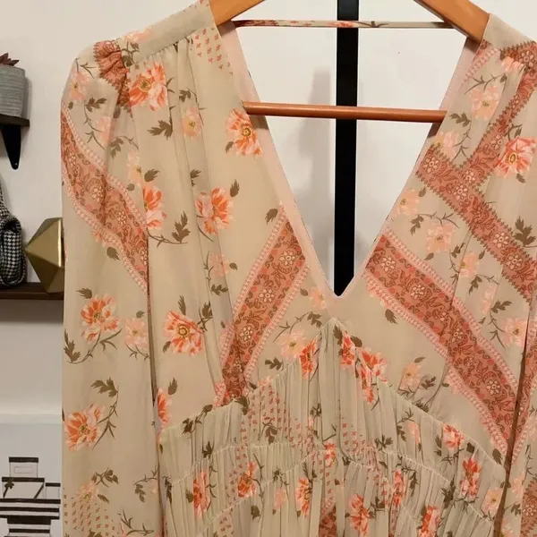 ASTR The Label Sand V Neck Chiffon Floral Maxi Dress NWT - Image 3