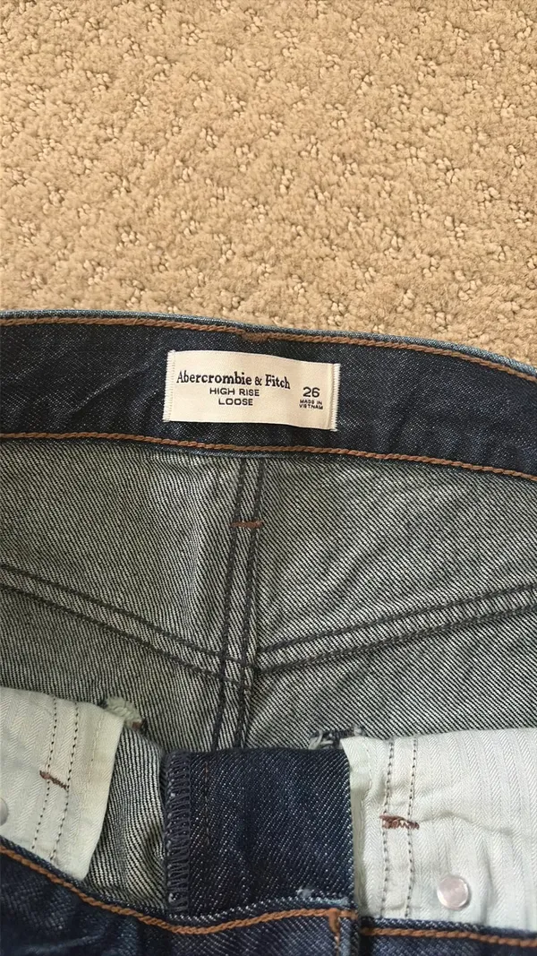 Abercrombie Jeans High-Rise Loose - Image 3