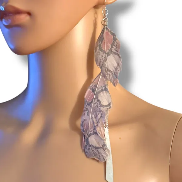 Candie’s long feather earrings - Image 2