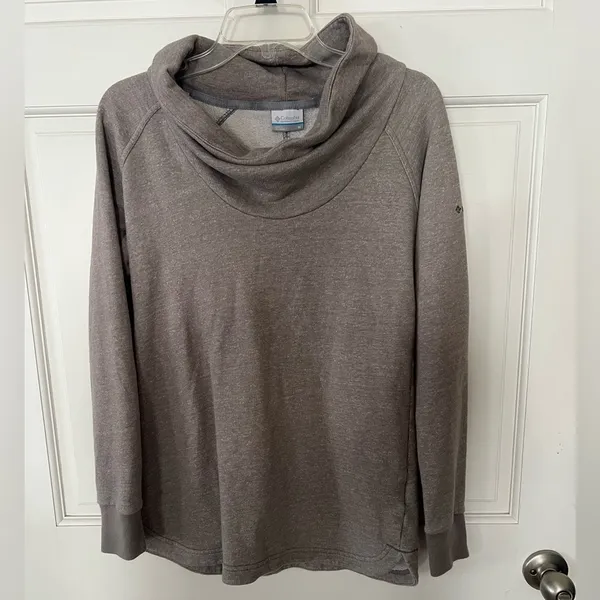 Columbia Turtle Neck Sweatshirt, Vintage Plain long Sleeves Sweater Size Medium - Image 2