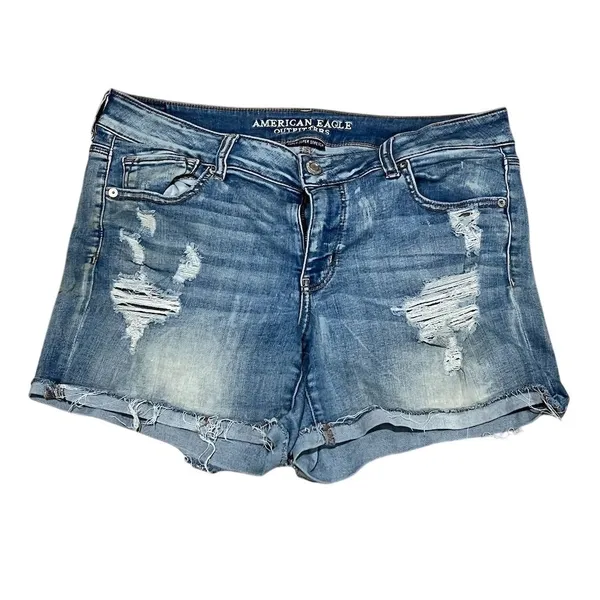 American Eagle Women's Midi Jean Shorts Blue Distressed Size 16 - Image 4
