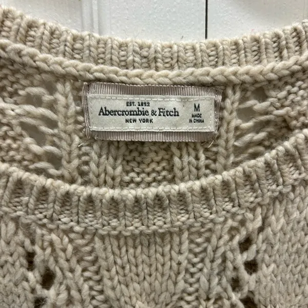 Abercrombie & Fitch Women’s Long Beige Cable Knit Sweater Medium - Image 3
