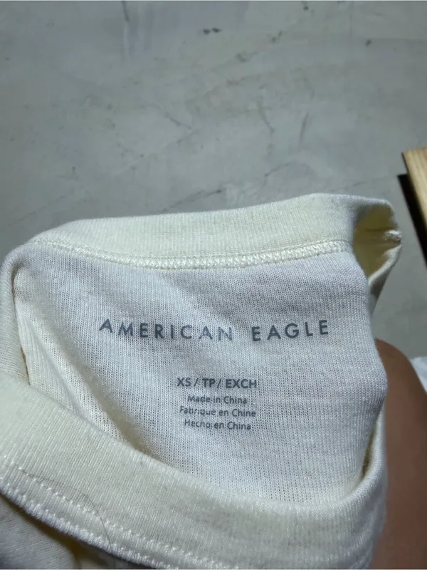 American Eagle Outfitters Cream cropped Tee with Yellow Butterfly XS - Image 5