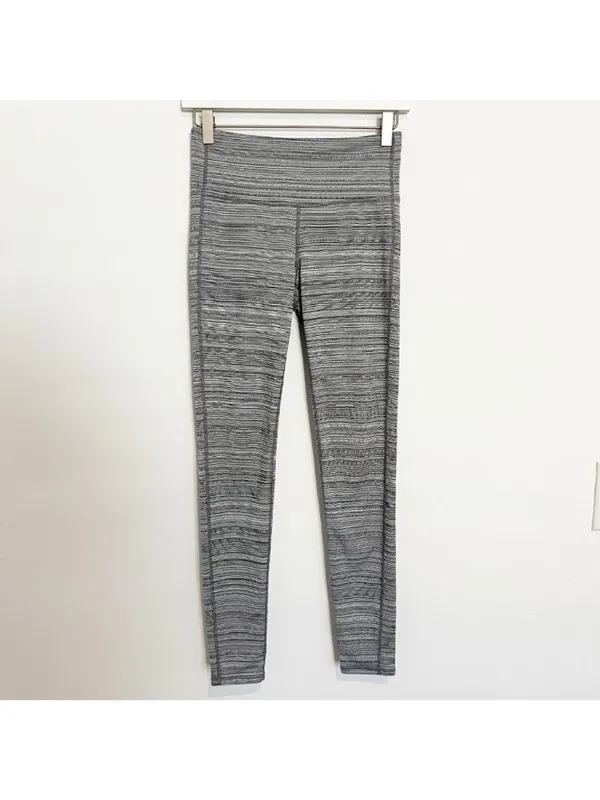 Athleta Chaturanga Leggings Size S Black Jacquard Textured Workout Pant Normcore - Image 3