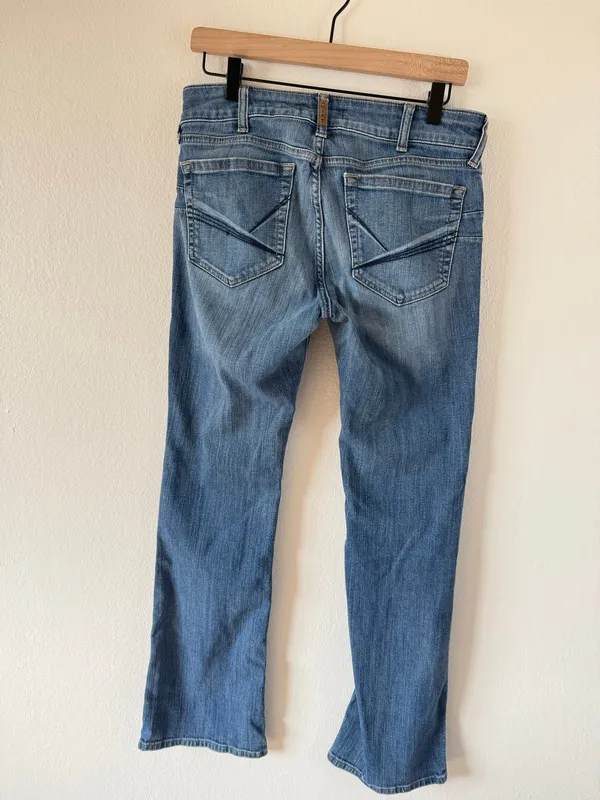 Ariat Womens R.E.A.L. Perfect Rise Boot Cut Leila Jeans Mid Wash Western 30L - Image 2
