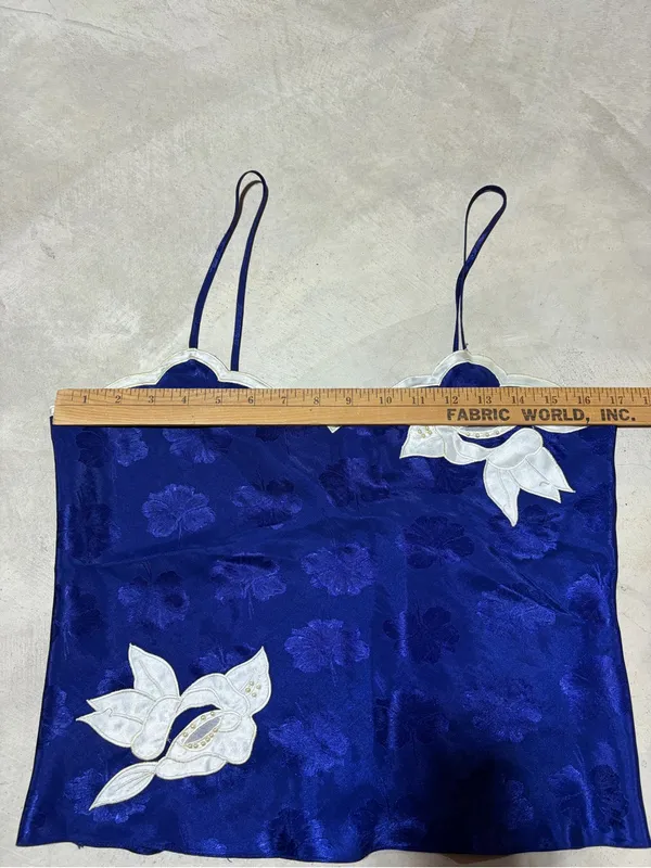 Victoria’s Secret gold label vintage Floral Camisole with White Appliqué small - Image 5