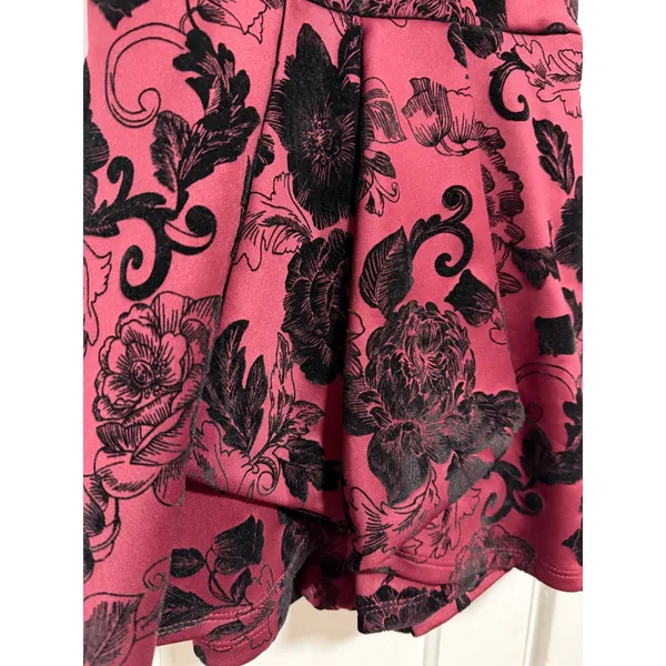 Forever 21 Burgundy Burnout velvet Flocked Floral V-Neck Draped Skort Romper M - Image 8