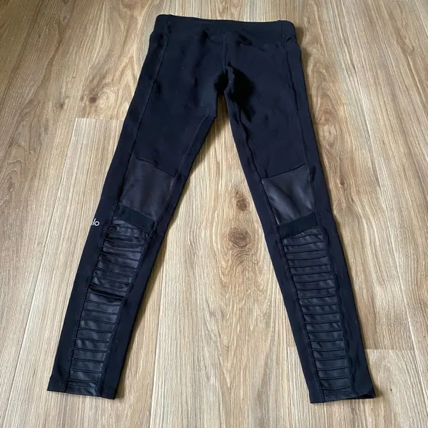 Alo Yoga High-Waist Moto Leggings Size M Black Glossy Faux Leather - Image 3