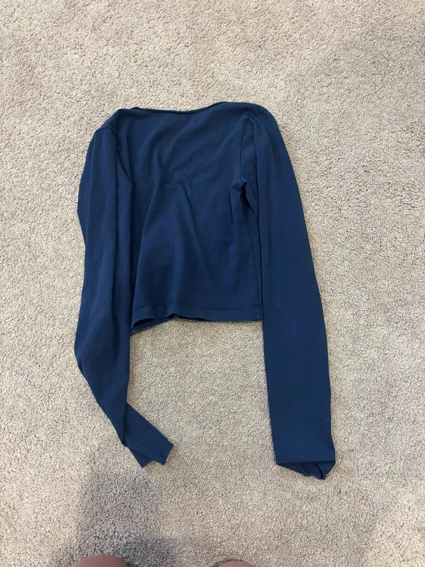 Brandy Melville Long Sleeve Top Crop - Image 2