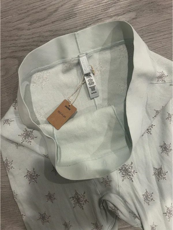 SKIMS NWT holiday thermal leggings - Image 3