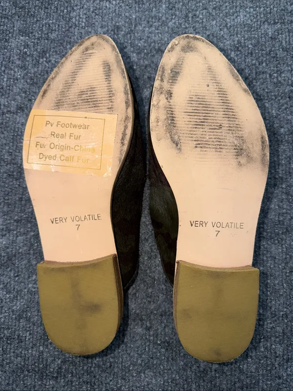 Very Volatile Camouflage Pointed Slip-On Hair Camo Mules in Olive and Black - Image 7