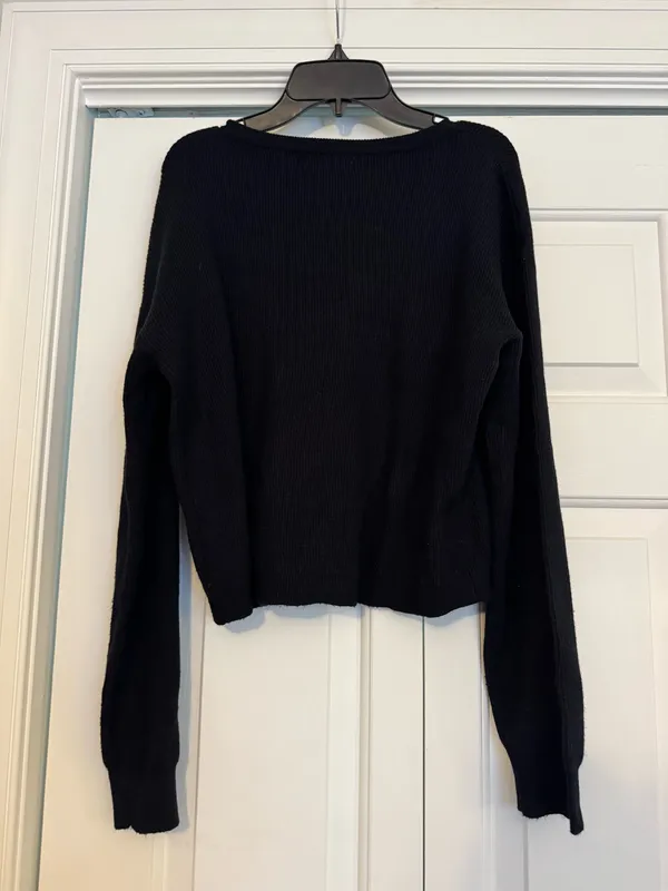 PacSun LA Hearts Black V-Neck Cropped Sweater - Image 3
