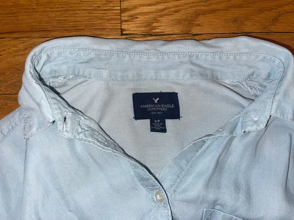 American Eagle Outfitters Button-Up - Image 3