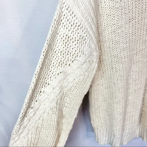American Eagle AEO Off White Knit V-Neck Sweater S‎ - Image 3
