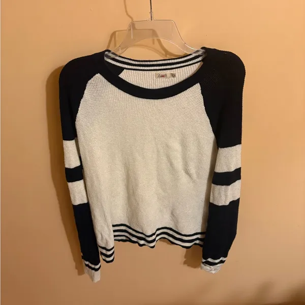 Faherty Throwback Waffle Crewneck Sweater in black & white - Image 3