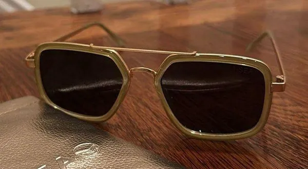 I-sea sunglasses square gold frame green black tinted lens - Image 3