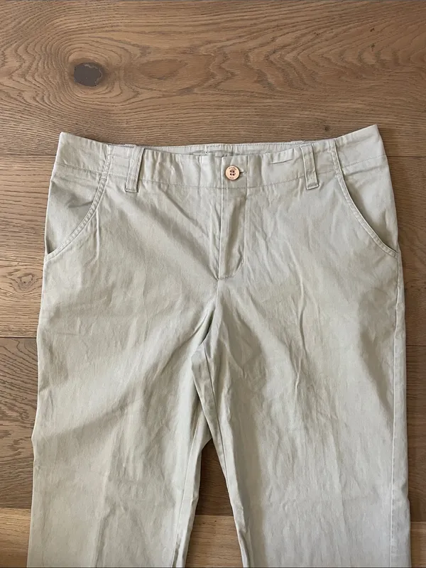 Oakley Vintage Women's Golf Pants Size 6 Beige Khaki - Image 2